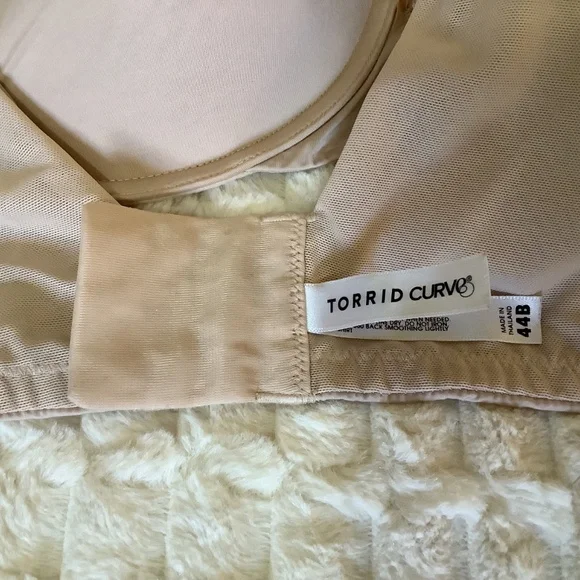 NWOT Torrid Perfect T-Shirt Bra 44B Beige Lightly Padded Underwire - Picture 12 of 13